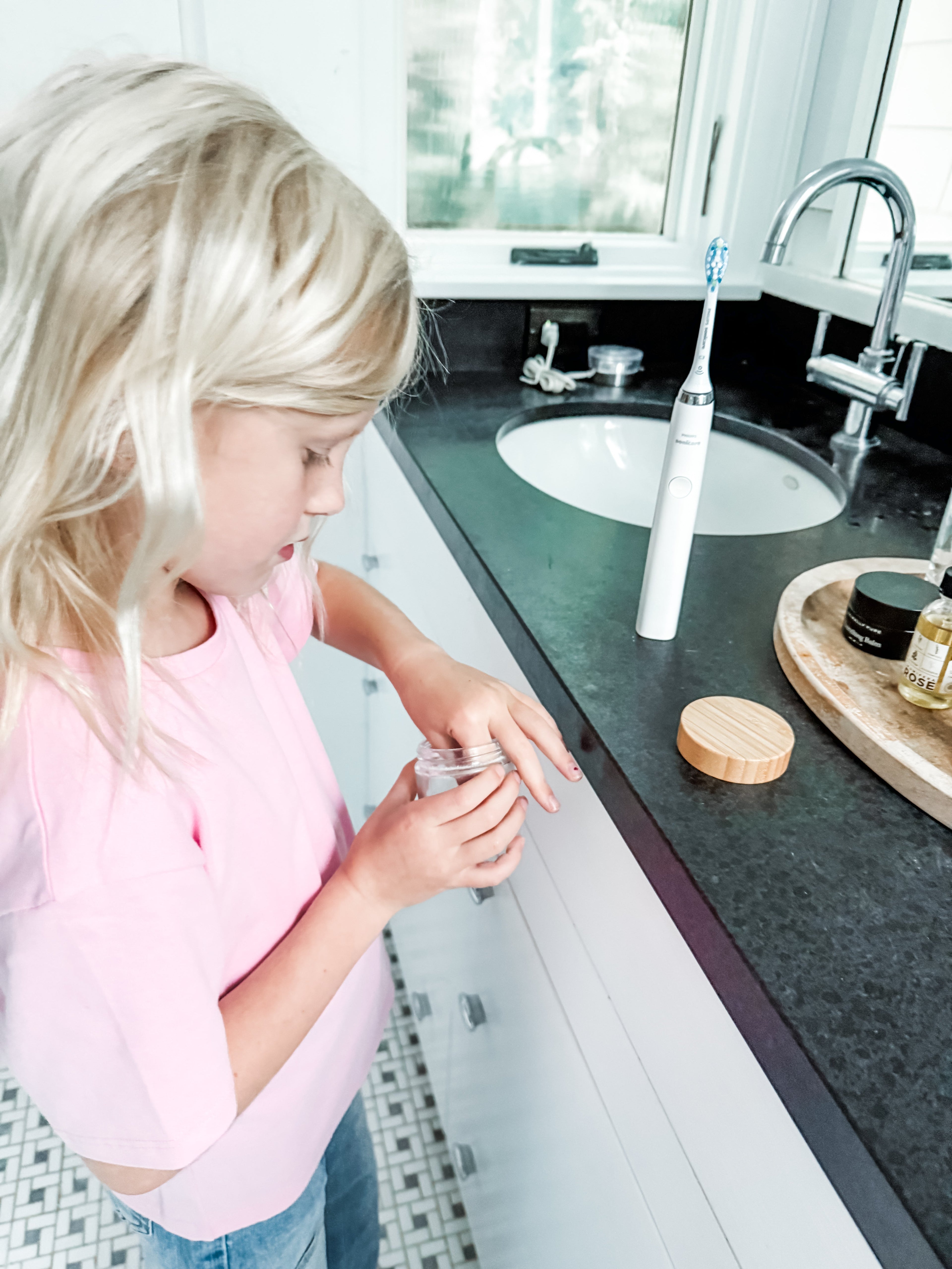 The Best Toothpaste for Young Kids: Why Pearl’s Organic Mint Fluoride Toothpaste Tablets Shine